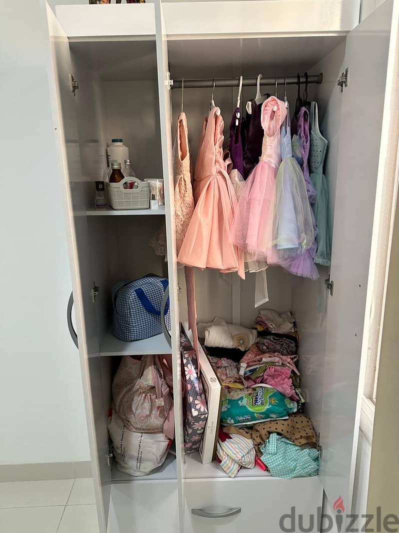 Cupboard small 1