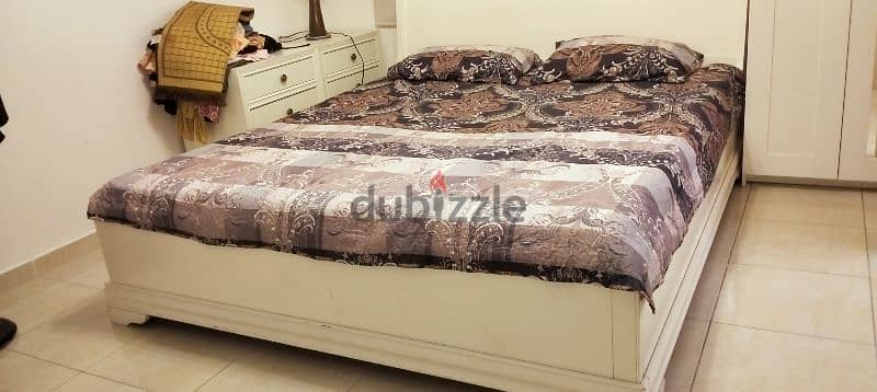 pan Emirates king size bed with mattress 3