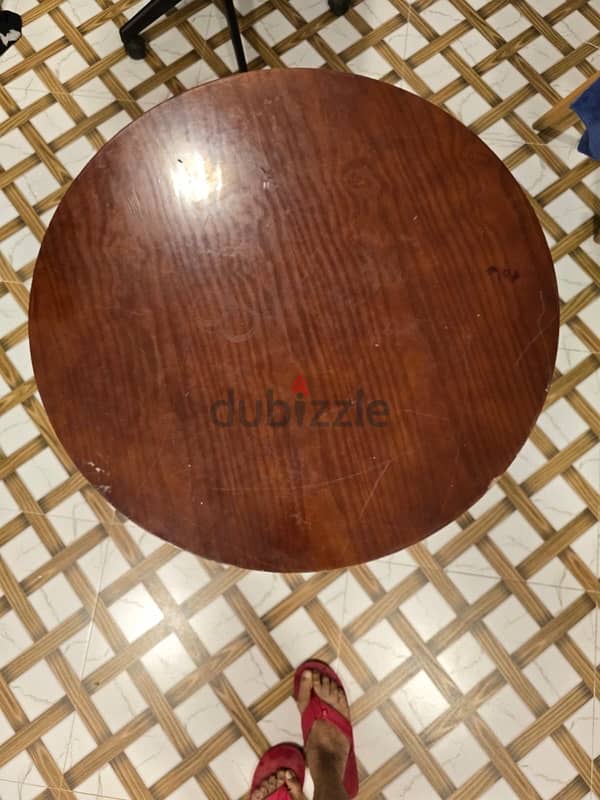 Rohnd Table in Sale 0