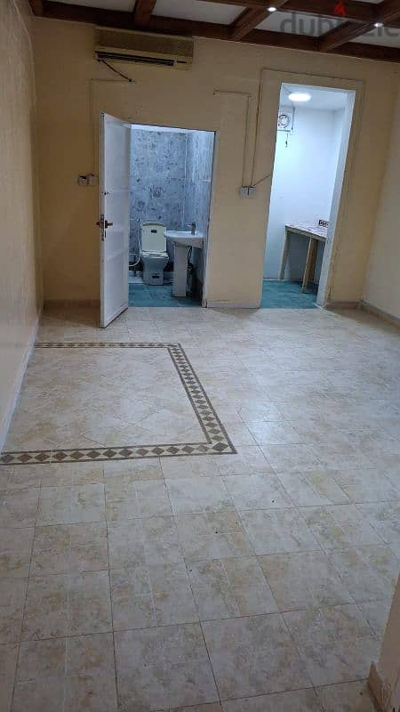 studio for rent azaiba near beach استديو بالعذيبة للايجار 4