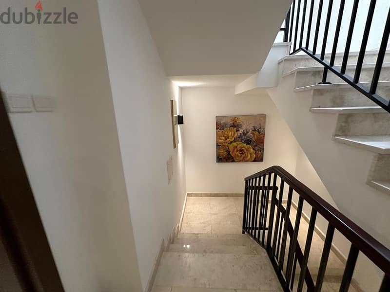 villa for rent in Qurum 4