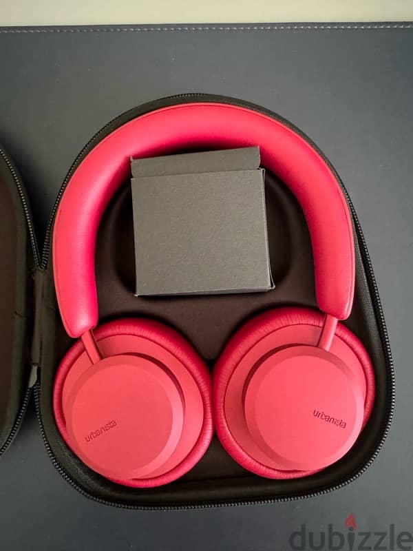 Urbinasta Miami wireless headphones with Active Noise Cancellation. 1