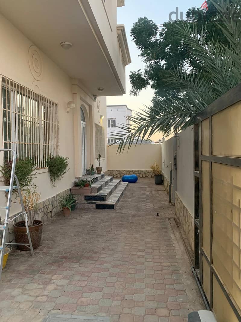 4 bhk very beautiful villa for rent located al maabella 17