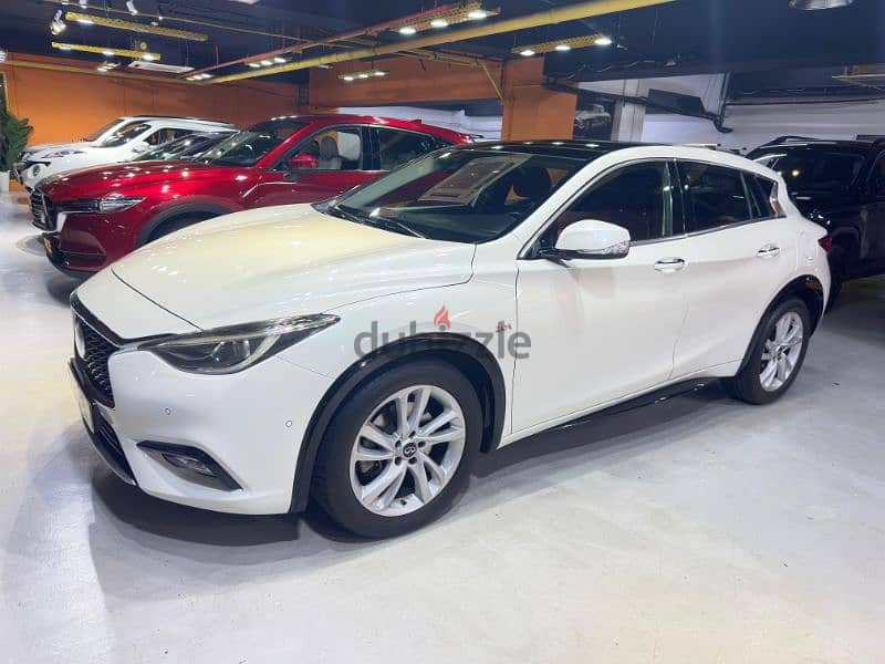 Infiniti Q30 0