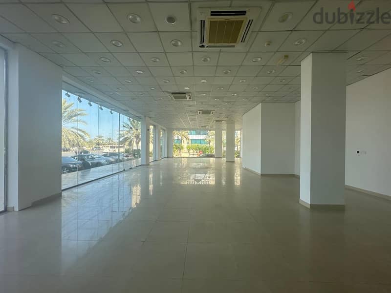 290 SQM Showroom in Mawaleh – Visible from the Road 2