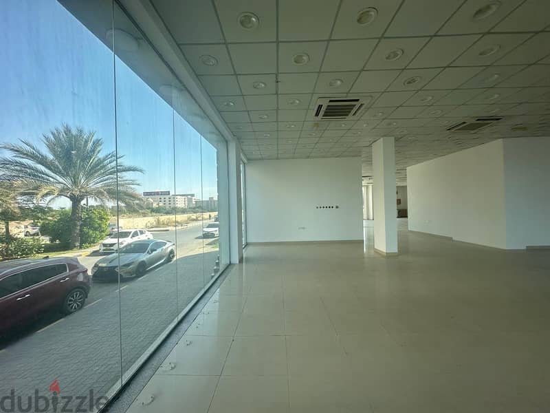 290 SQM Showroom in Mawaleh – Visible from the Road 4