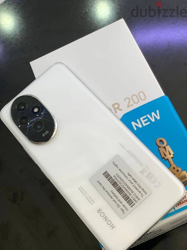 HONOR 200 256GB WHITE ONLY 10DAYS UESD. 1