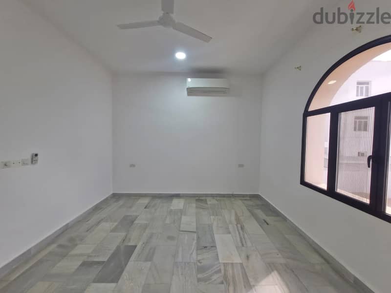 6 BR Classic Townhouse in Al Muna, Bousher 8