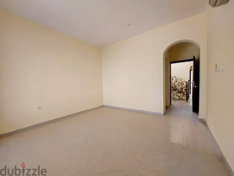 "SR-MH-662  Premium Quiet Villa to Let in Al Mawaleh South 9