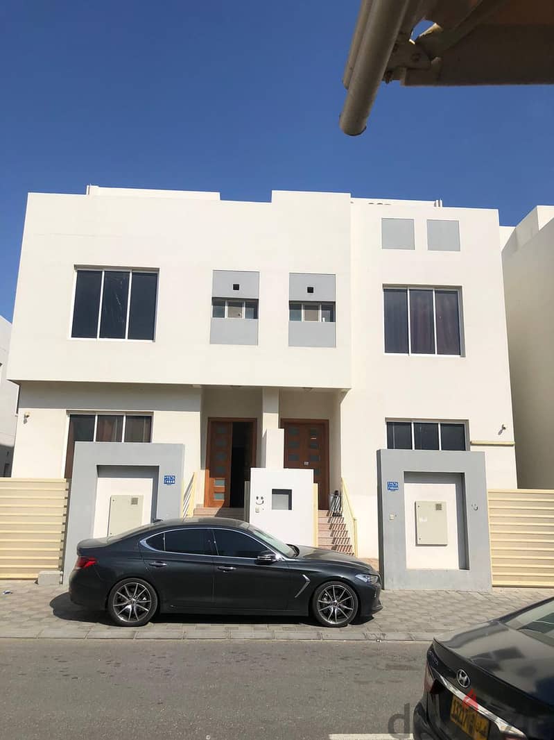 فيلا في الخوض قريب شارع مزون Villa in Al Khoud near Mazoon Street 0