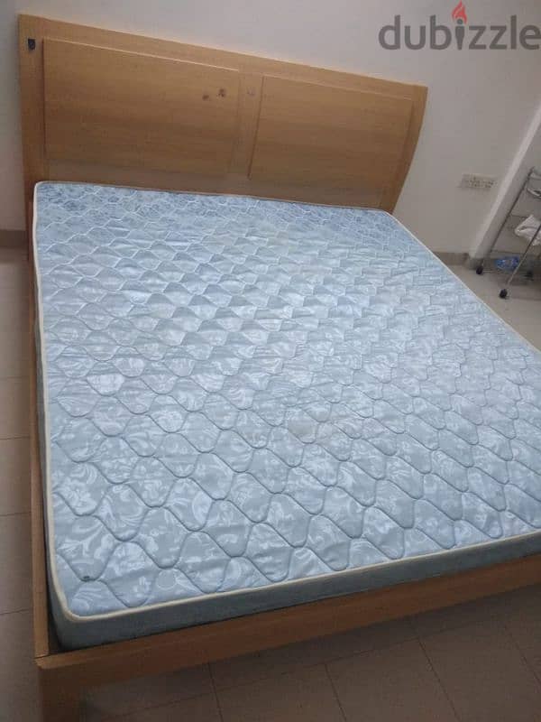 spring it's is high good condition mattress 5 omr only 18