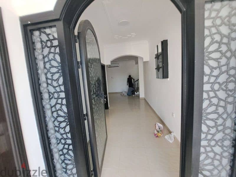 very nice villa near kentaky  in khoud good location near  SQU 1