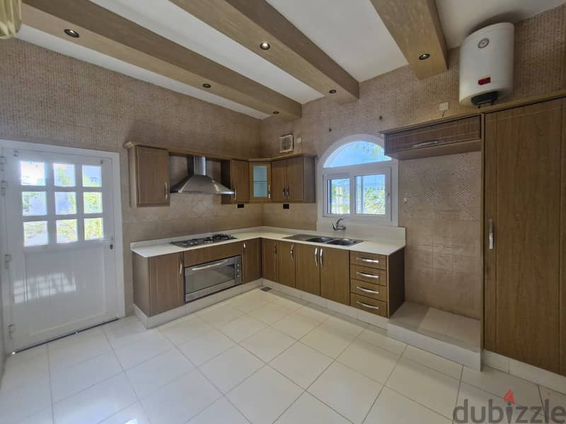 4 + 1 Spacious Villa in Al Hail North Near Al Mouj 6