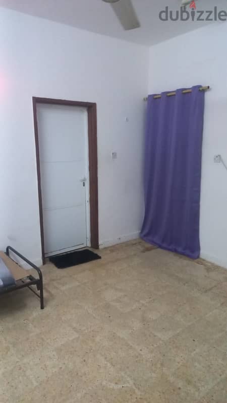 single room available ruwi 0