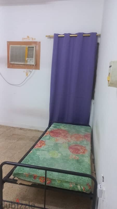 single room available ruwi 1