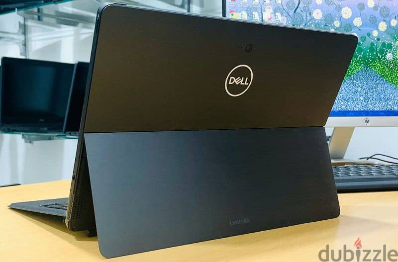 Delll Laptop. 5290 2 in 1  Ci5-8th  8GB RAM , 256GB SSD, 1