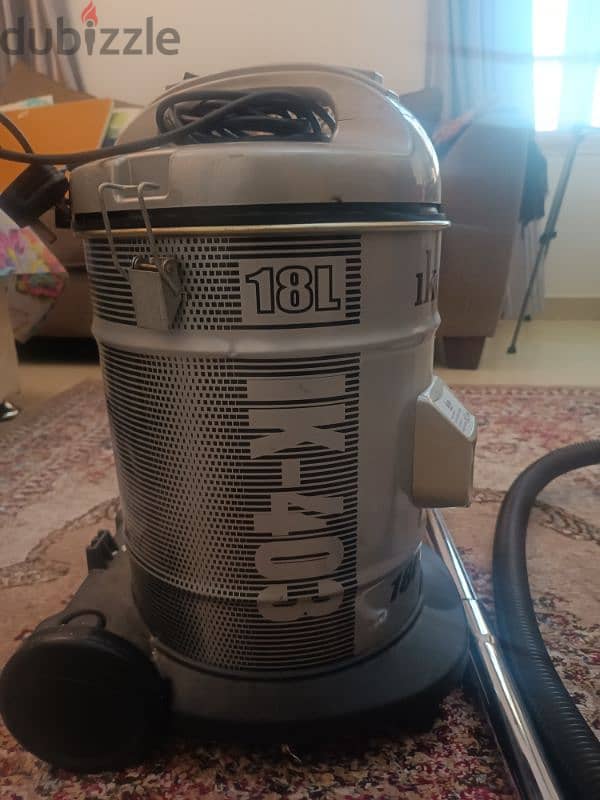 Vacuum cleaner 18 Liter in good condition 0