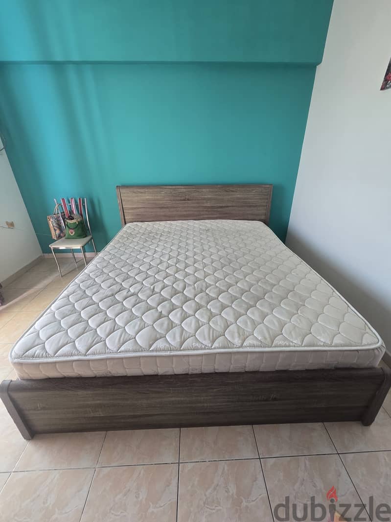 KING SIZE BED WITH MEDICATED MATTRESS. . EXCELLENT MINT CONDITION. 0