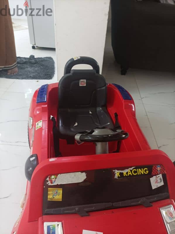 kids driving car in good condition 3