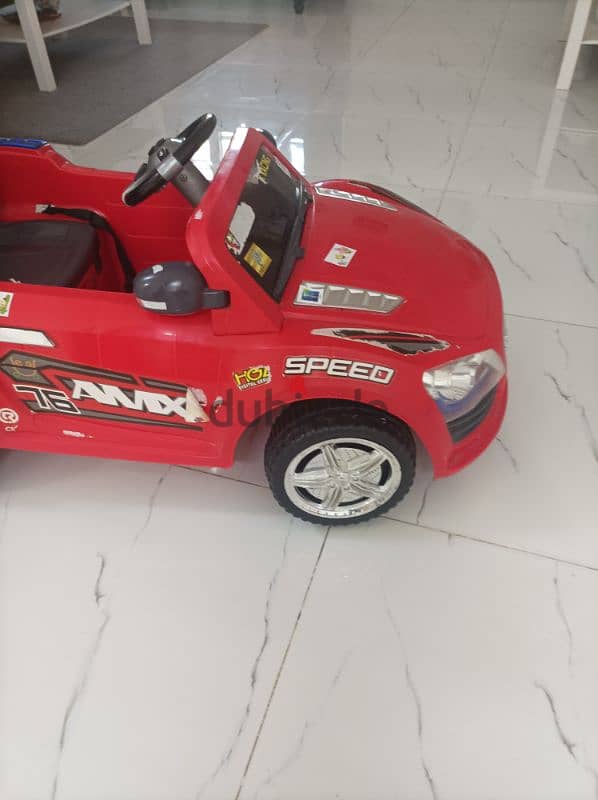 kids driving car in good condition 7