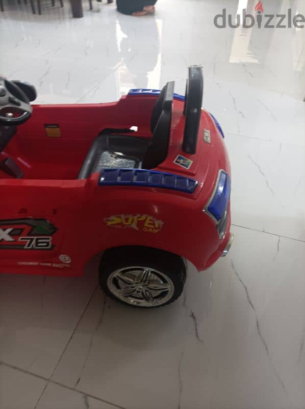 kids driving car in good condition 9