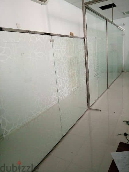 we do glass repairing &new fixing all Muscat location available 2