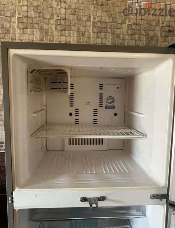 FRIDGE FOR SALE IN RUWI 3