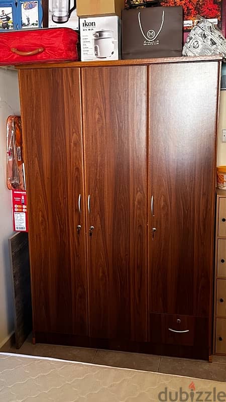 3 doorb wardrobe for sale 0