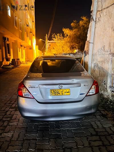 Nissan Versa 2012