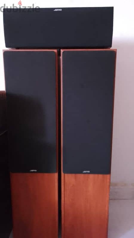 Jamo Tower speaker and Center speaker 0