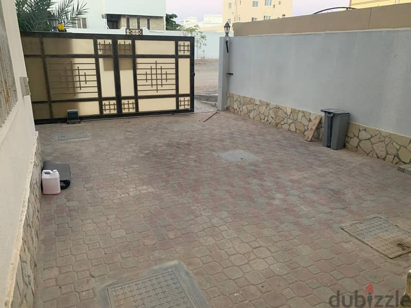 4 bhk very beautiful villa for rent located al maabella 19