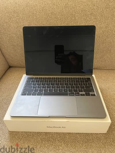 Macbook Air M2 512GB, Year 22, 13"6 (Negotiable)