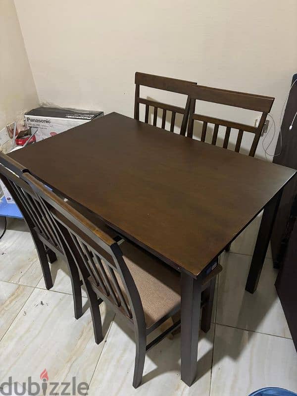 Dining Table 4 seater in Good Condition 0