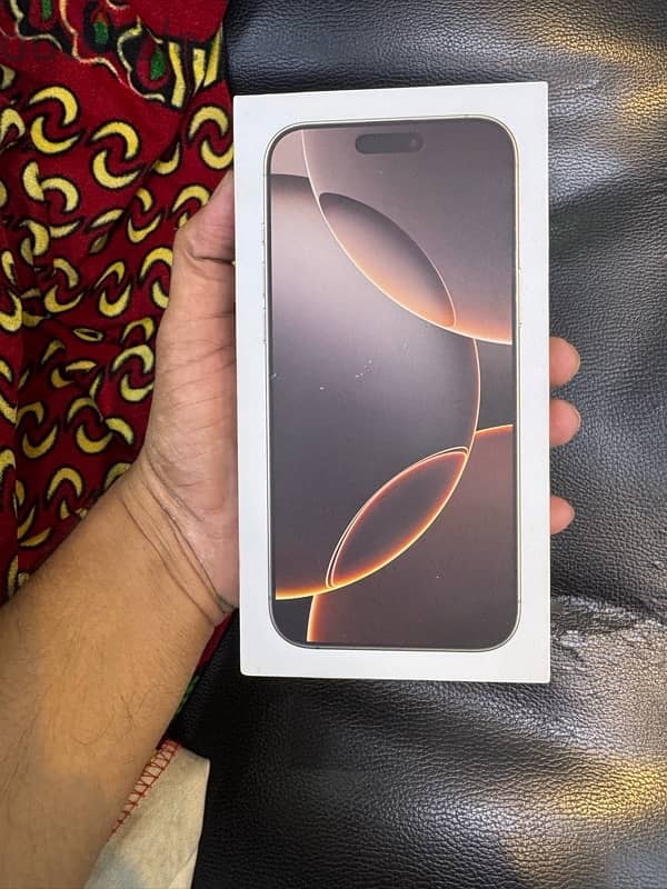 I phone 16 pro max  256gb Desert Titanium 1