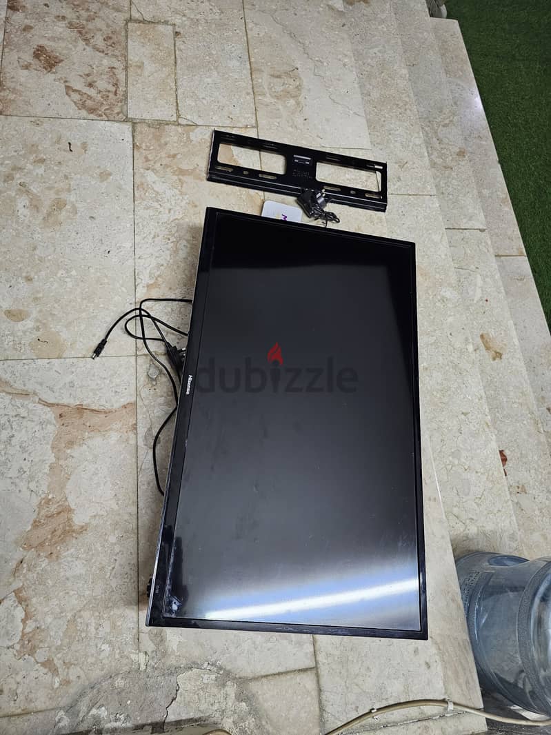 Good condition Hisense 32" 2