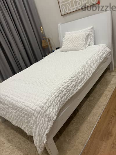 Single bed for sale