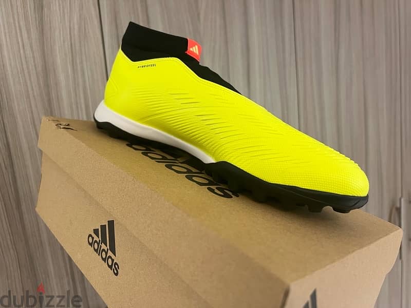 حذاء كرة قدم أديداس أصلي  Adidas original football shoes 2