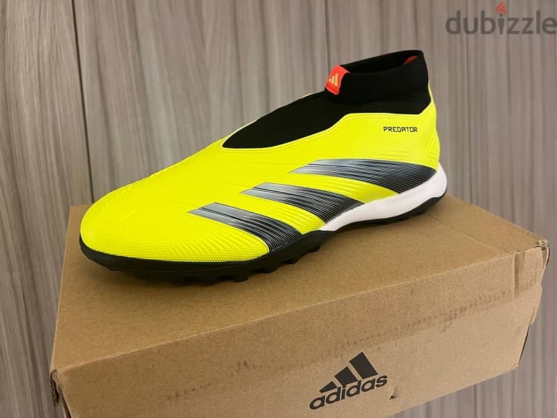 حذاء كرة قدم أديداس أصلي  Adidas original football shoes 0