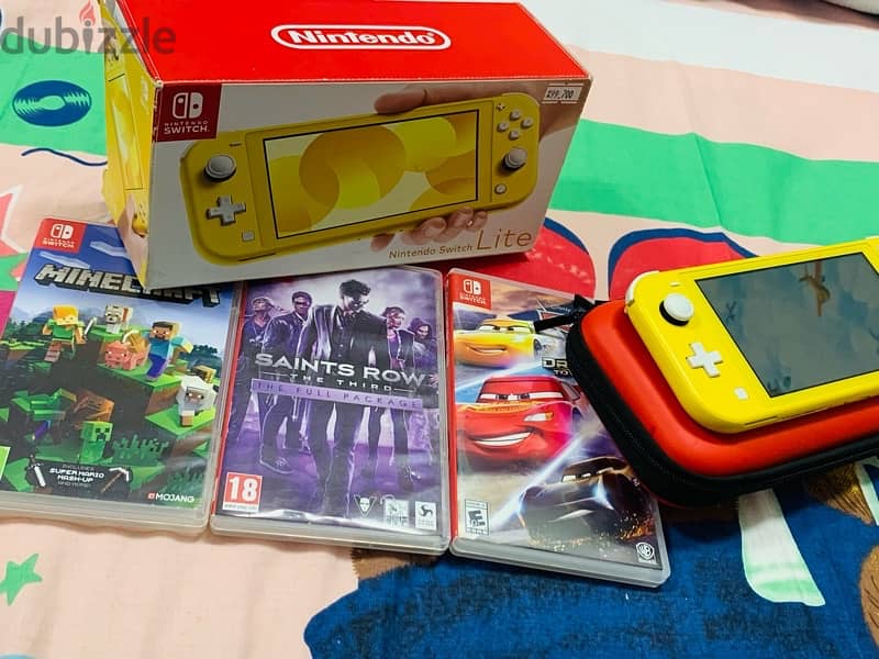 Nintendo Switch Lite 4