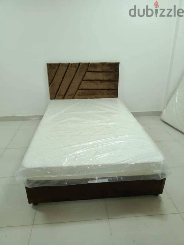 King Size Wooden Velvet Bed 16