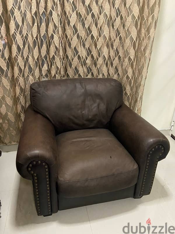 Leather sofa sets for urgent sale 2