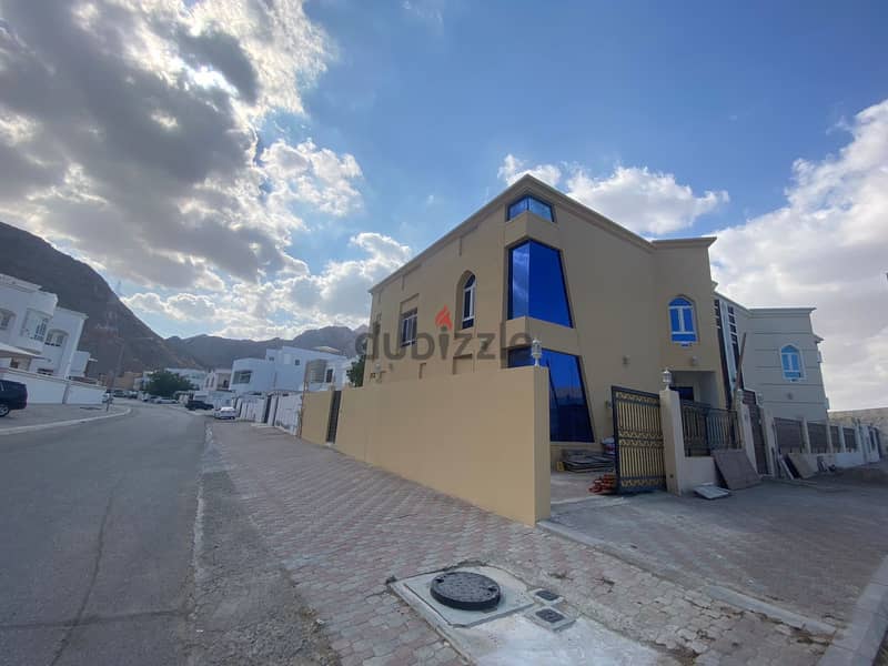 For Rent 5 Bhk Villa In Boucher للإيجار فيلا 5 غرف نوم في بوشر 0