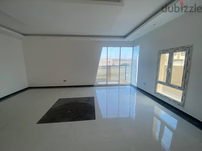 For Rent 5 Bhk Villa In Boucher للإيجار فيلا 5 غرف نوم في بوشر 1