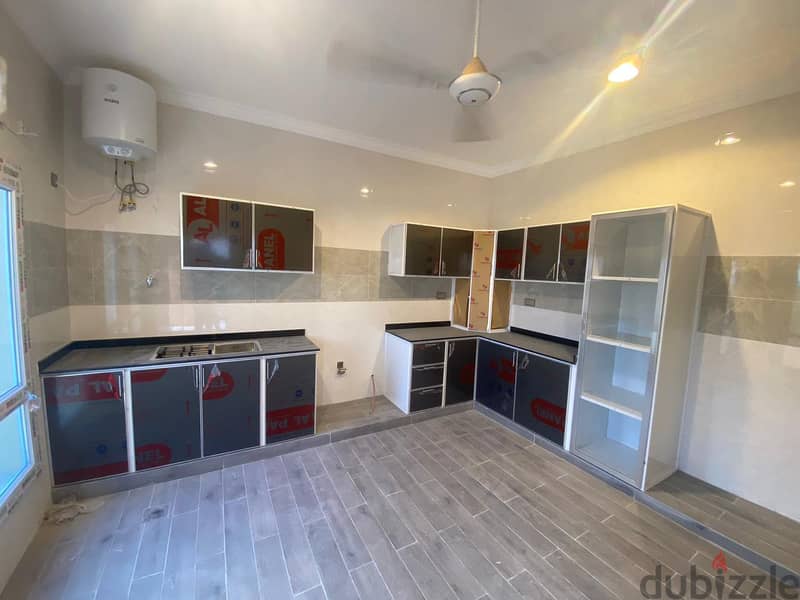 For Rent 5 Bhk Villa In Boucher للإيجار فيلا 5 غرف نوم في بوشر 2