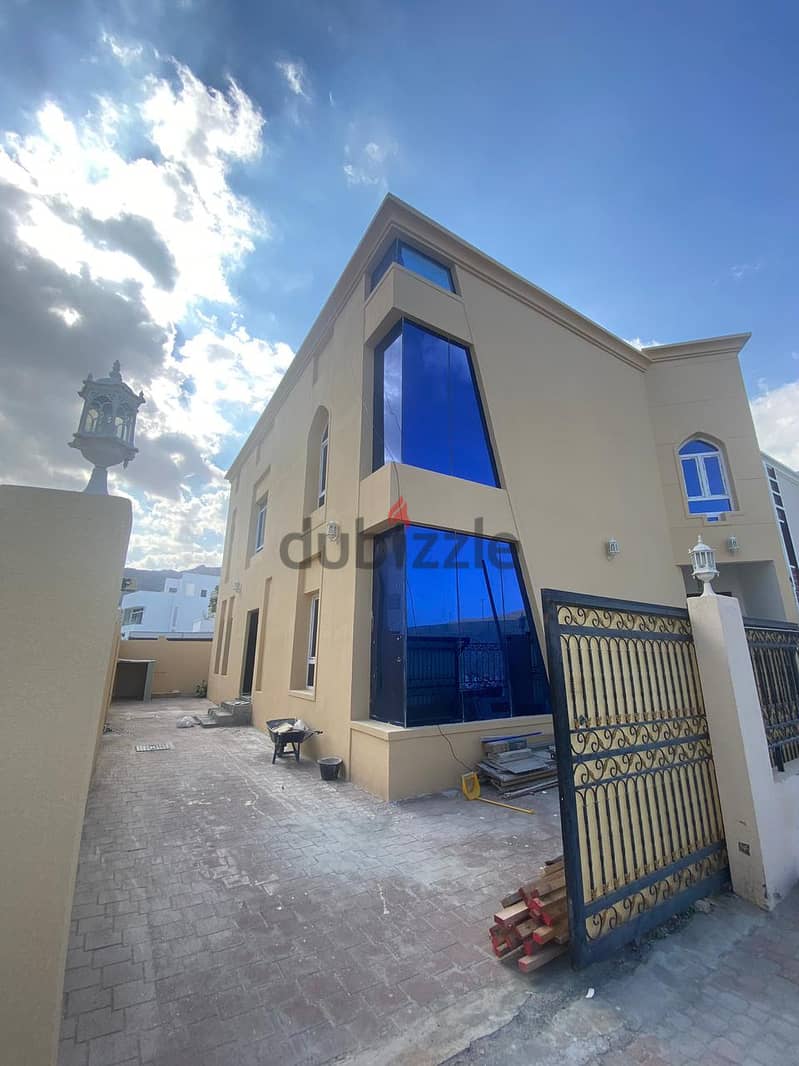 For Rent 5 Bhk Villa In Boucher للإيجار فيلا 5 غرف نوم في بوشر 3