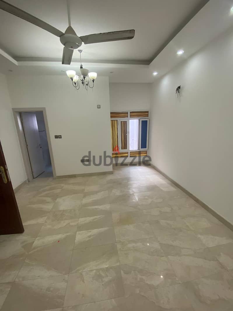 For Rent 5 Bhk Villa In Boucher للإيجار فيلا 5 غرف نوم في بوشر 6