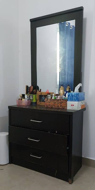 Dressing Table 0