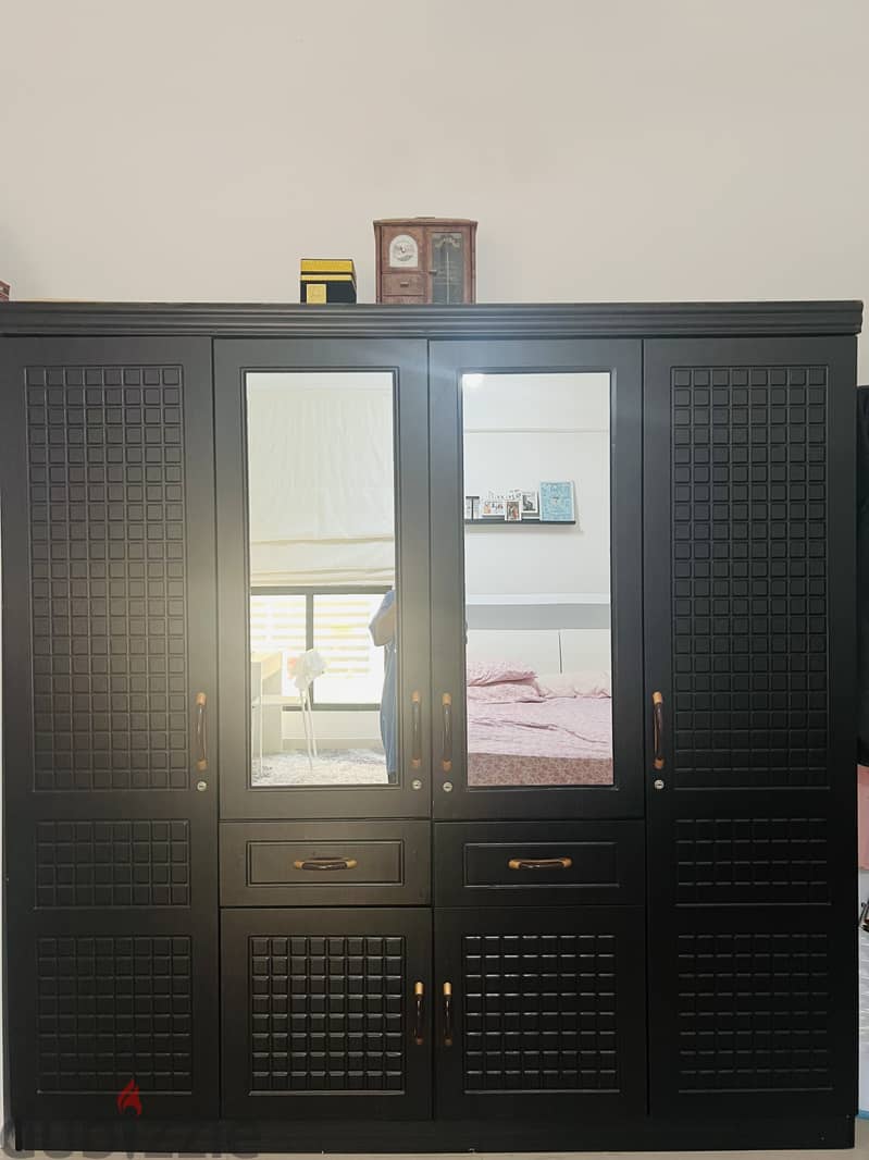 Large 4 door wardrobe 1