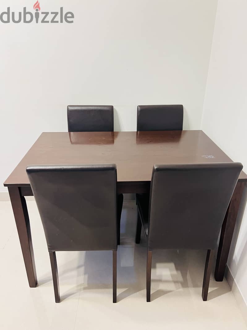 Dining table with 4 chair 0