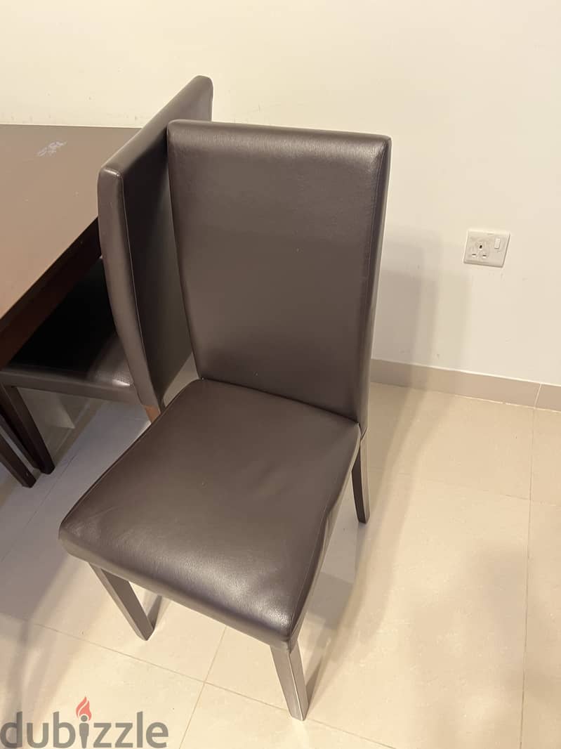 Dining table with 4 chair 4